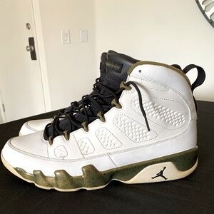 Air Jordan 9 Retro Statue!